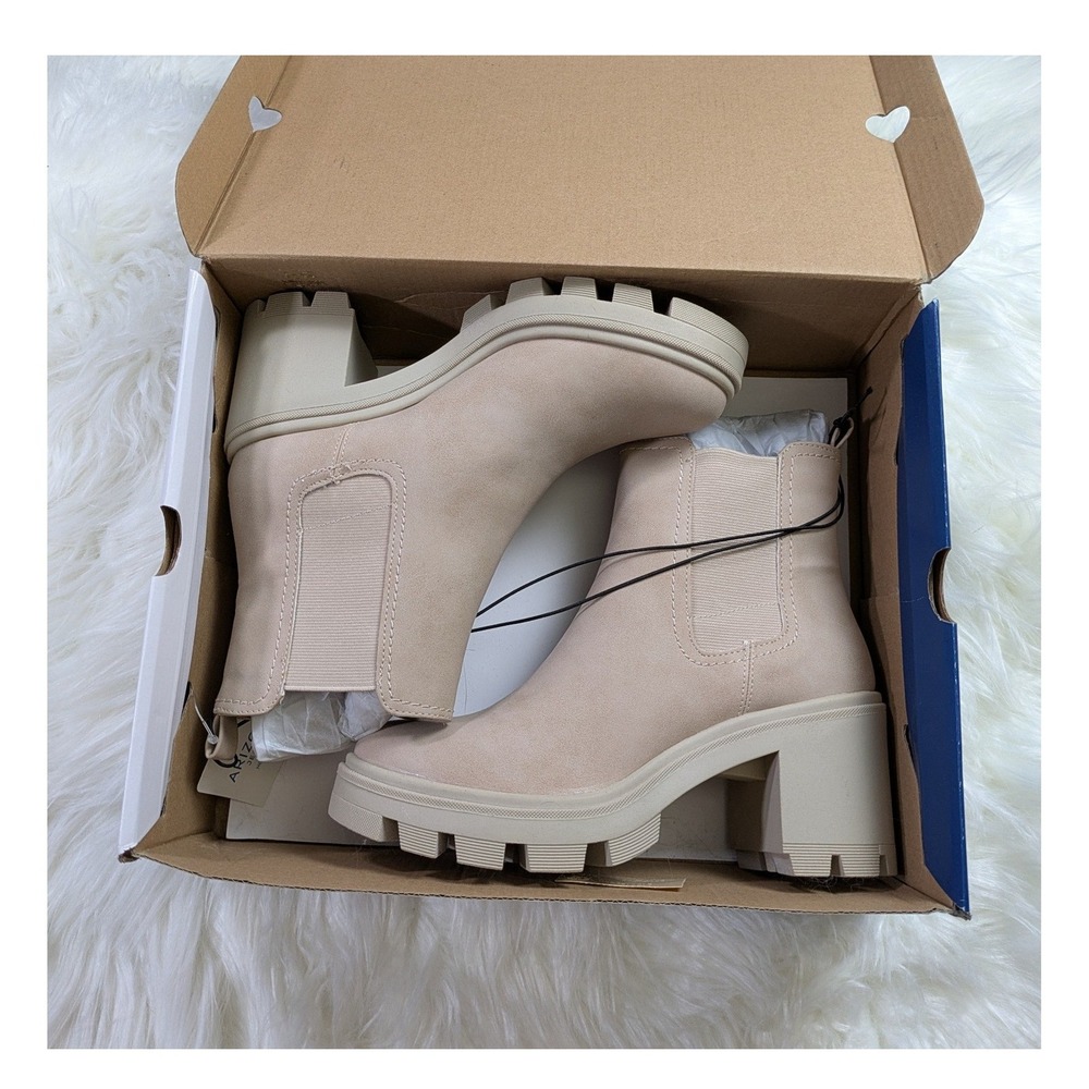 NWT Arizona Jean Co Moss Taupe Faux Suede Lug Sole Block Heel Ankle Boots 6.5M